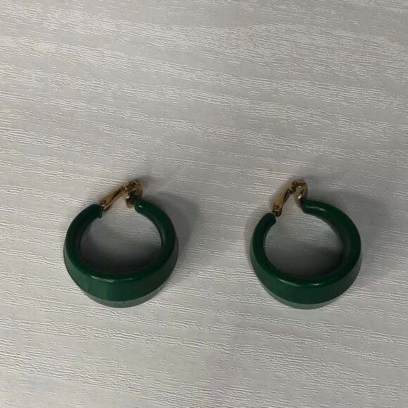 Vintage Chunky Green Plastic Clip On Earrings - Picture 2 of 7